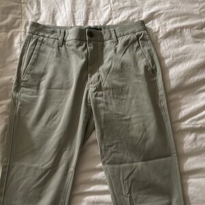 Everlane | The Performance Chino